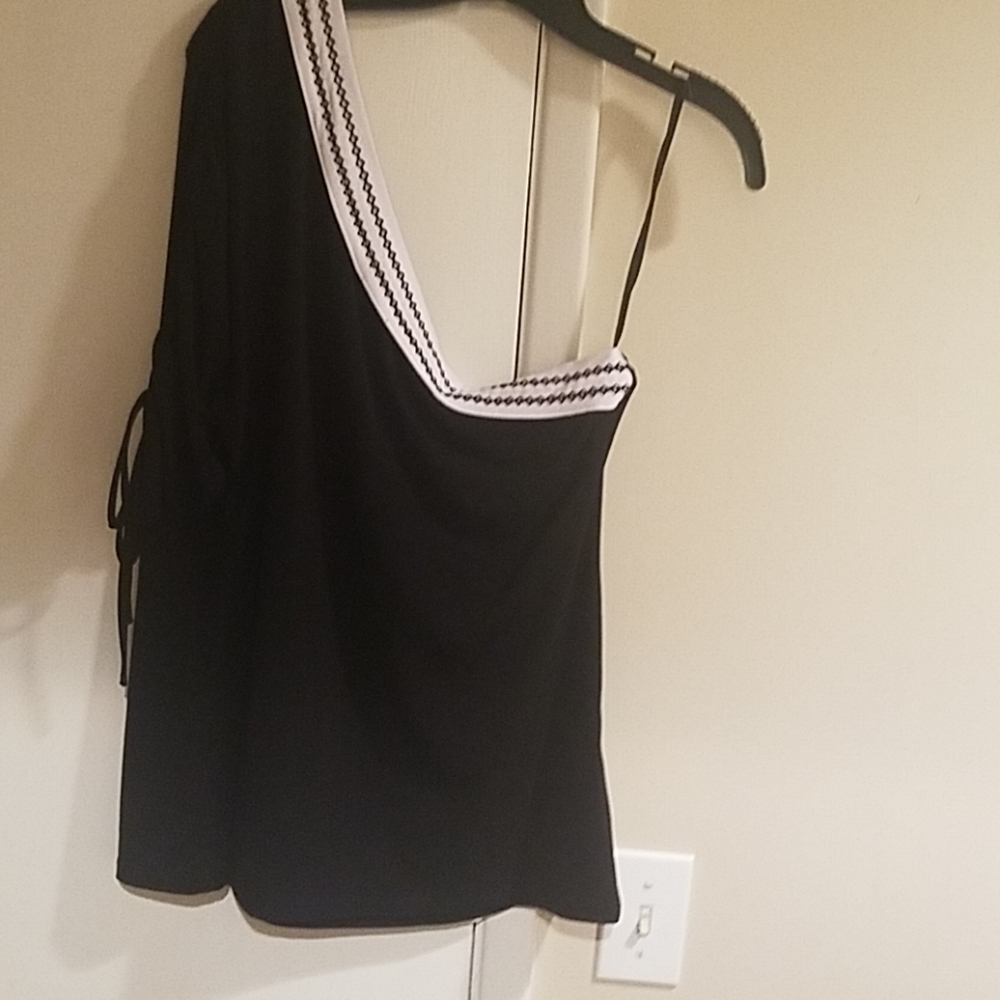 Black shirt
